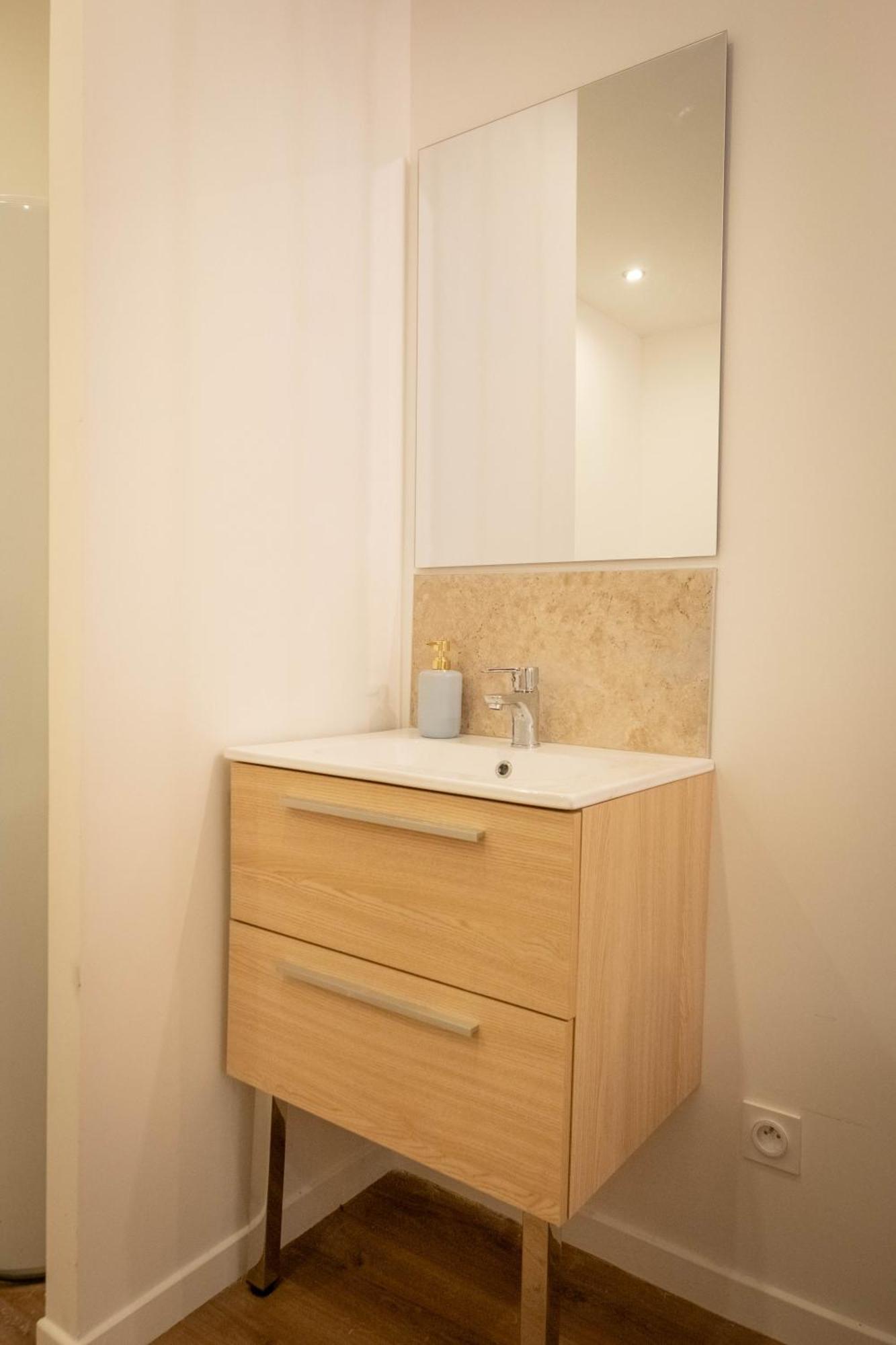 Bibemus Casa Maja - Baignoire Balneo - Parking - Terrasse Apartment Сент Етиен Екстериор снимка