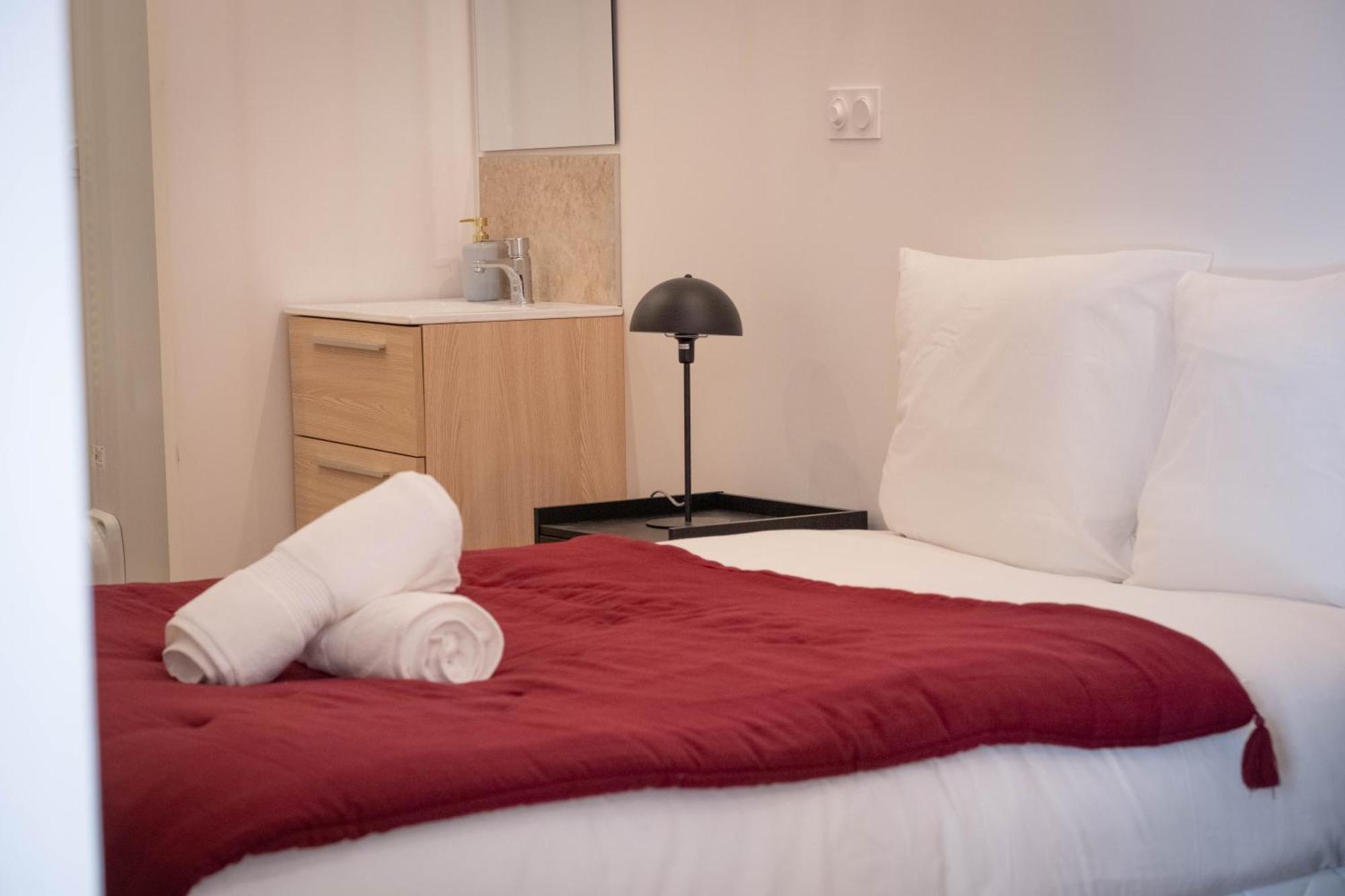 Bibemus Casa Maja - Baignoire Balneo - Parking - Terrasse Apartment Сент Етиен Екстериор снимка