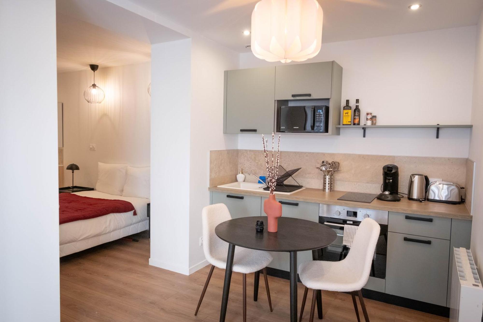 Bibemus Casa Maja - Baignoire Balneo - Parking - Terrasse Apartment Сент Етиен Екстериор снимка