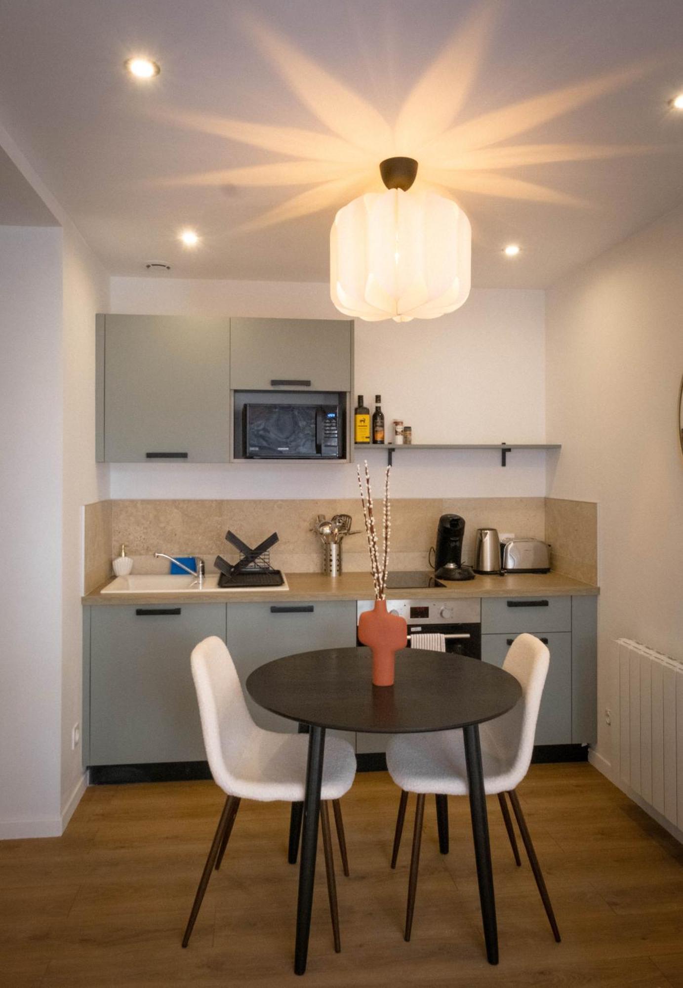 Bibemus Casa Maja - Baignoire Balneo - Parking - Terrasse Apartment Сент Етиен Екстериор снимка