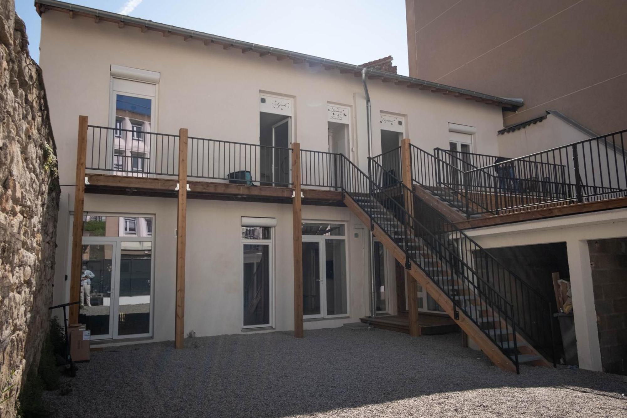 Bibemus Casa Maja - Baignoire Balneo - Parking - Terrasse Apartment Сент Етиен Екстериор снимка