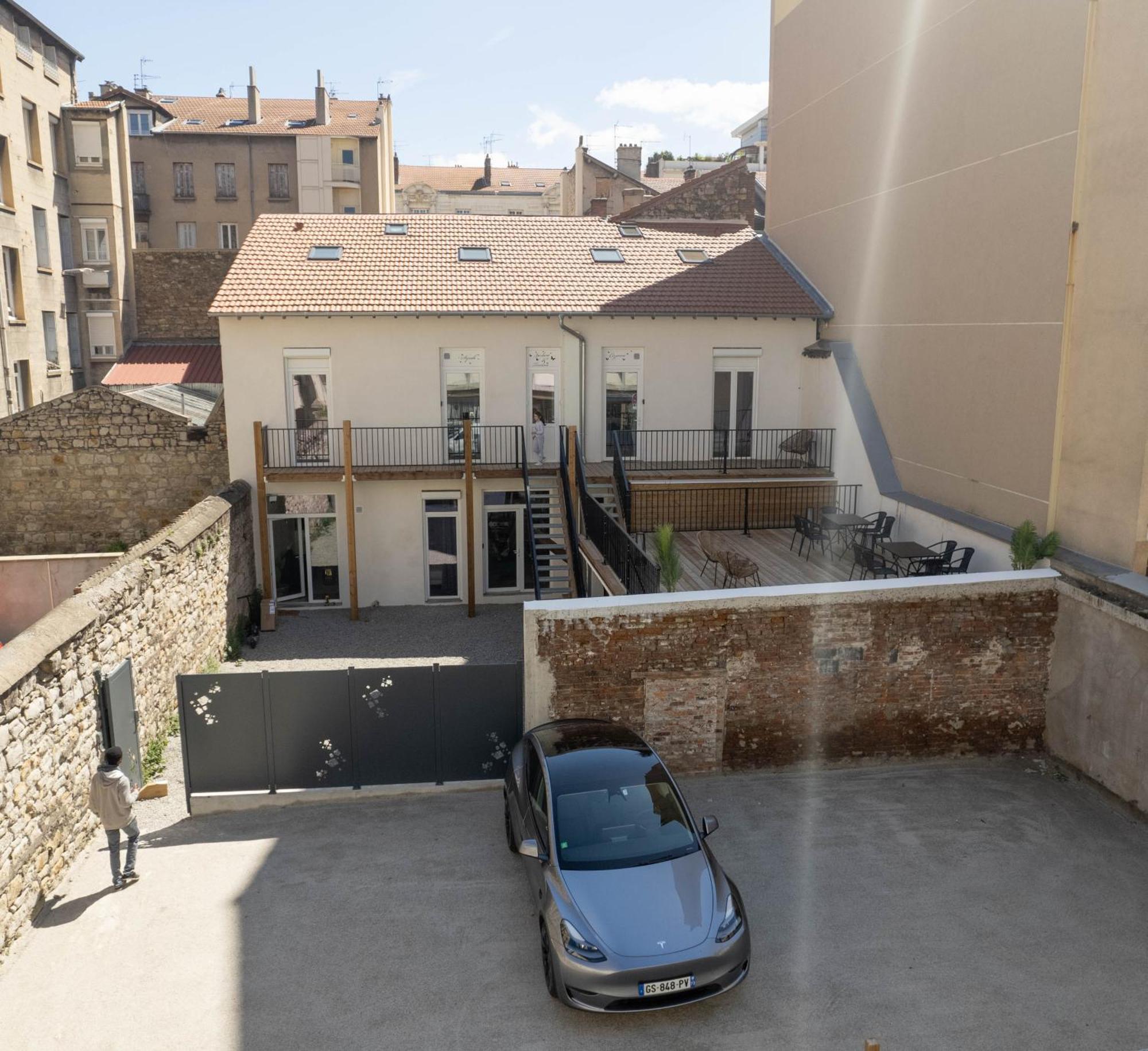 Bibemus Casa Maja - Baignoire Balneo - Parking - Terrasse Apartment Сент Етиен Екстериор снимка