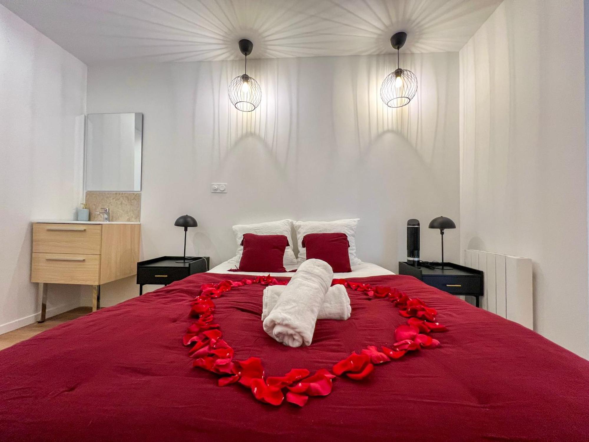Bibemus Casa Maja - Baignoire Balneo - Parking - Terrasse Apartment Сент Етиен Екстериор снимка